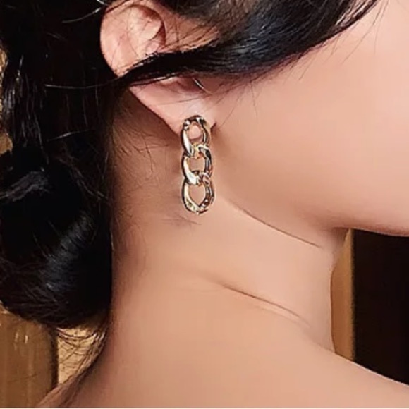 NEW Chunky Gold Chain Link Earrings - Picture 2 of 8